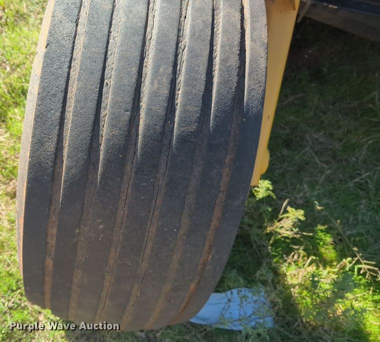 image for item EQ2488 Vermeer MC1030 disc mower