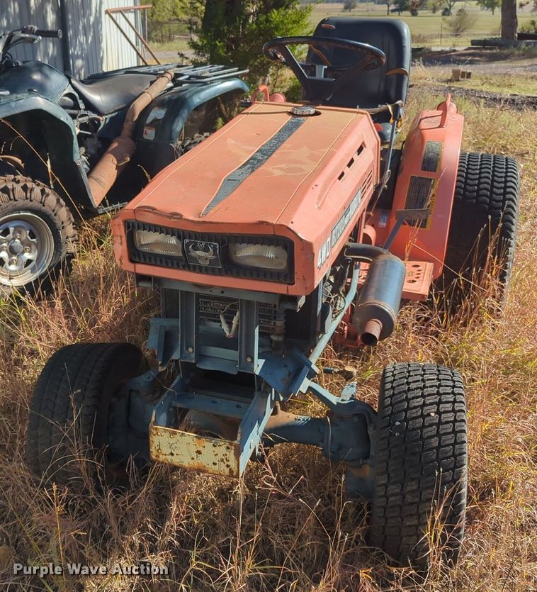 image for item EQ2490 Kubota B7200HST-D MFWD tractor