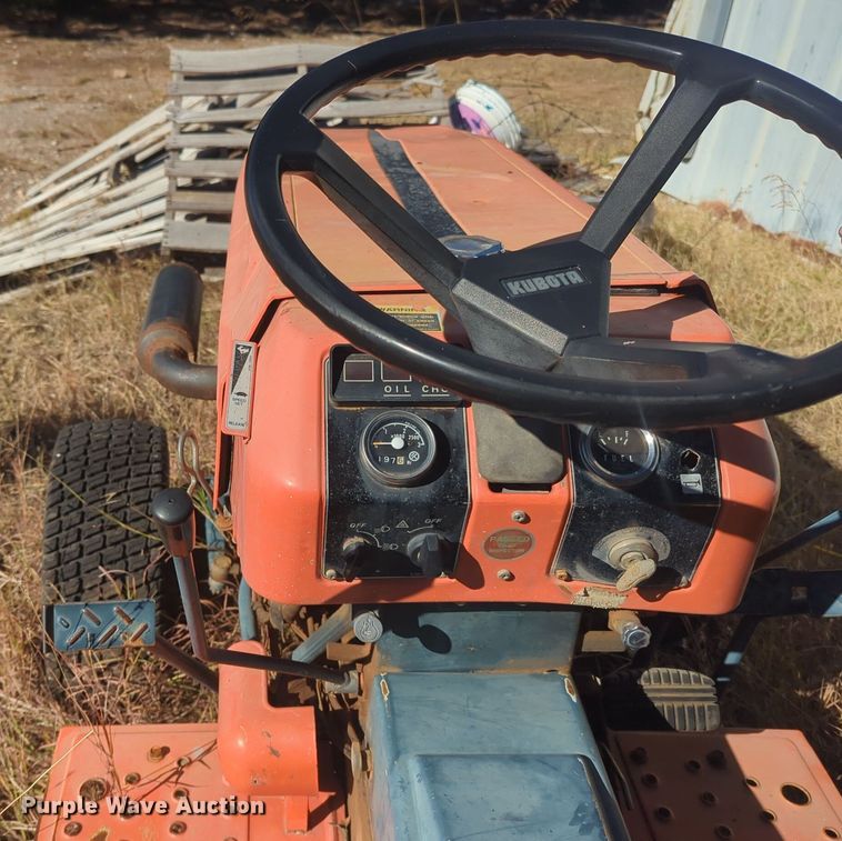 image for item EQ2490 Kubota B7200HST-D MFWD tractor
