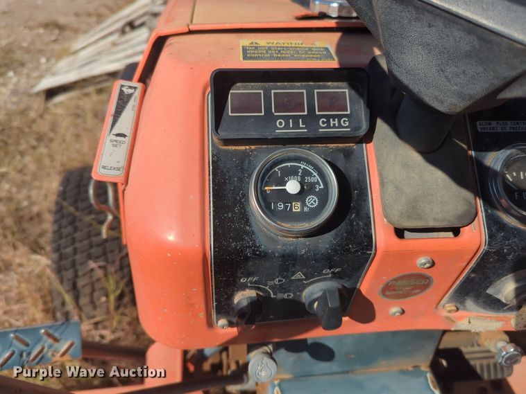 image for item EQ2490 Kubota B7200HST-D MFWD tractor