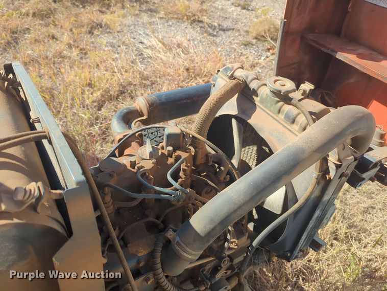 image for item EQ2490 Kubota B7200HST-D MFWD tractor