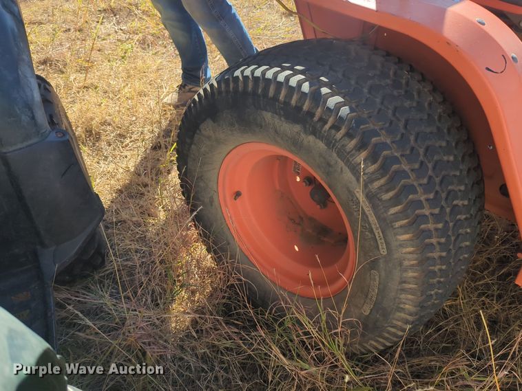 image for item EQ2490 Kubota B7200HST-D MFWD tractor