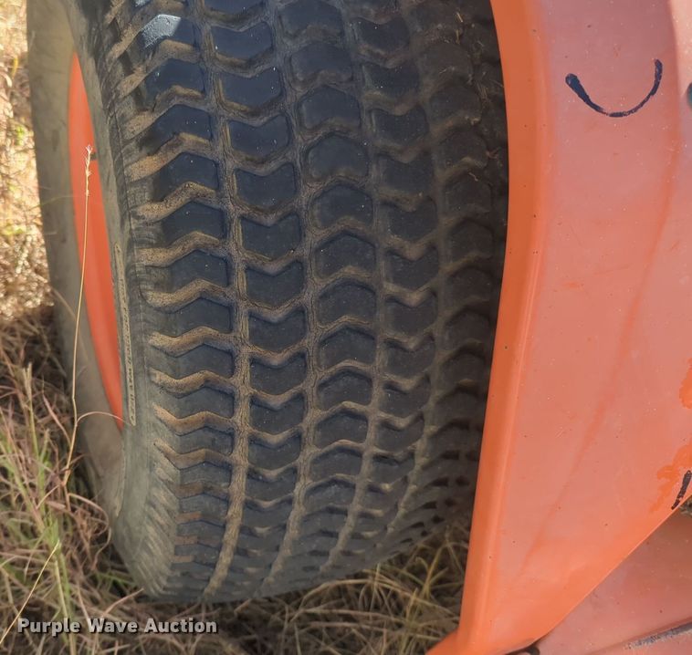 image for item EQ2490 Kubota B7200HST-D MFWD tractor