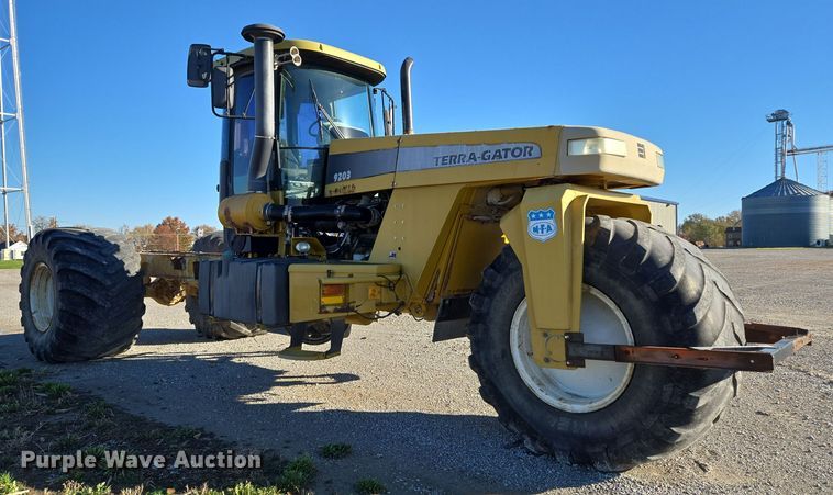 image for item EQ3639 Terra Gator  9203 applicator cab and chassis 