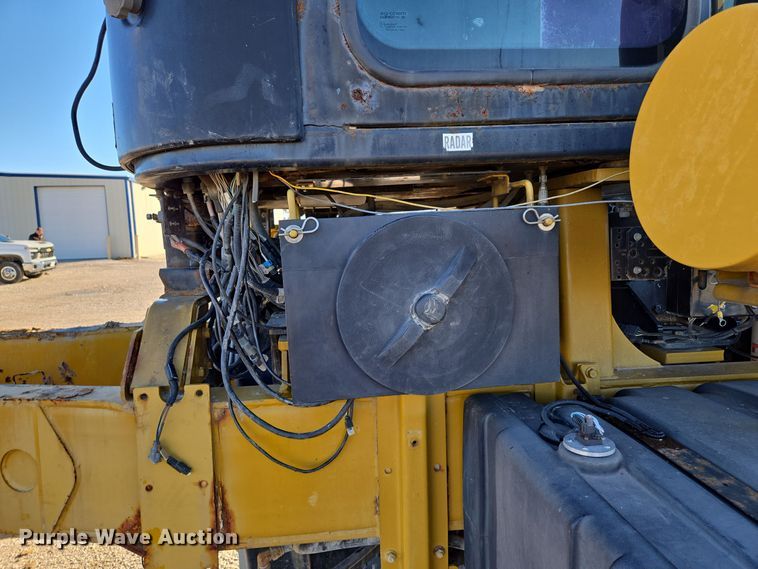 image for item EQ3639 Terra Gator  9203 applicator cab and chassis 