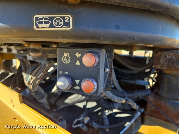 image for item EQ3639 Terra Gator  9203 applicator cab and chassis 