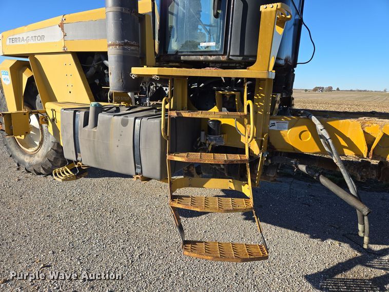 image for item EQ3639 Terra Gator  9203 applicator cab and chassis 