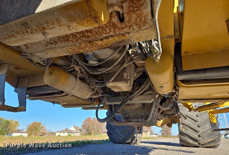 image for item EQ3639 Terra Gator  9203 applicator cab and chassis 