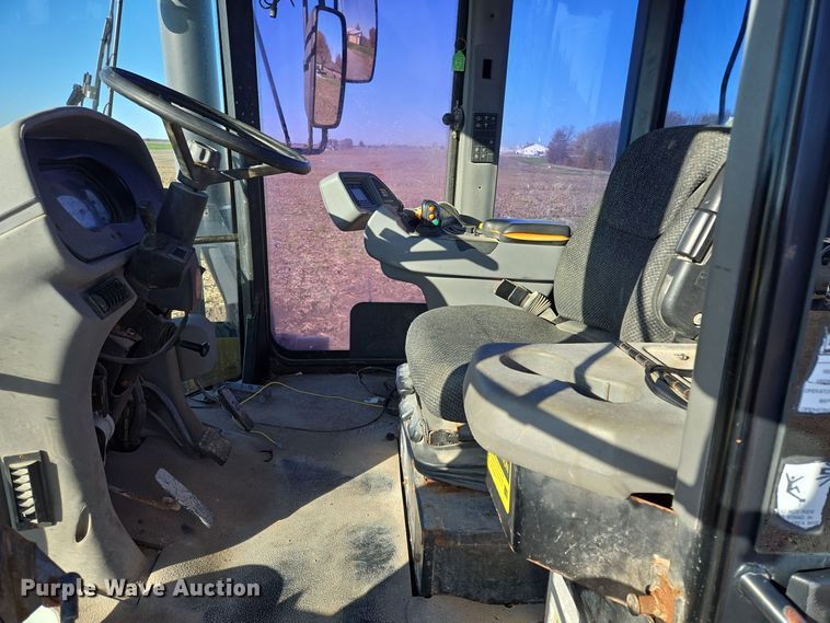 image for item EQ3639 Terra Gator  9203 applicator cab and chassis 