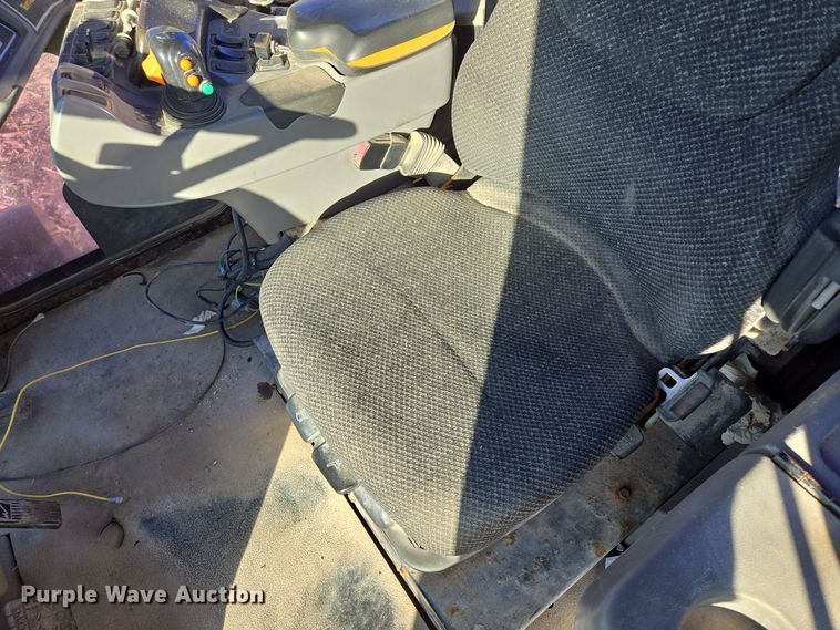 image for item EQ3639 Terra Gator  9203 applicator cab and chassis 