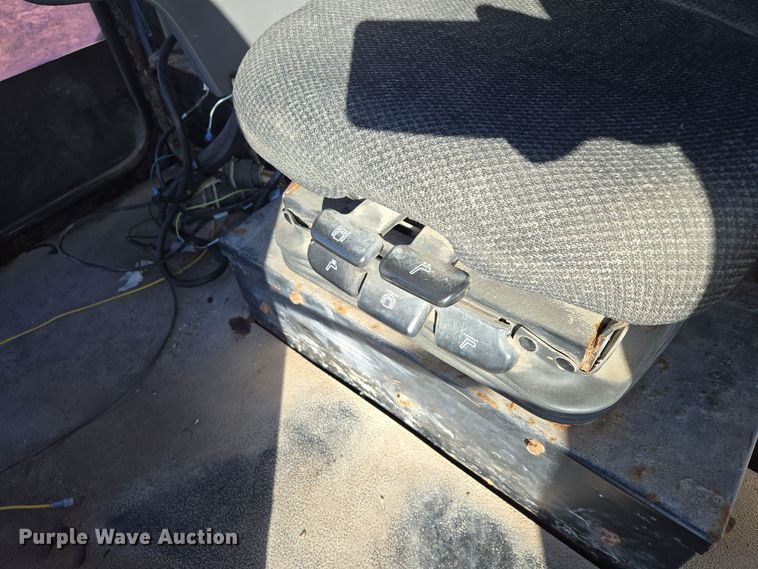 image for item EQ3639 Terra Gator  9203 applicator cab and chassis 