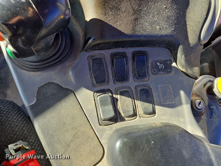 image for item EQ3639 Terra Gator  9203 applicator cab and chassis 