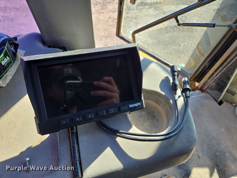 image for item EQ3639 Terra Gator  9203 applicator cab and chassis 