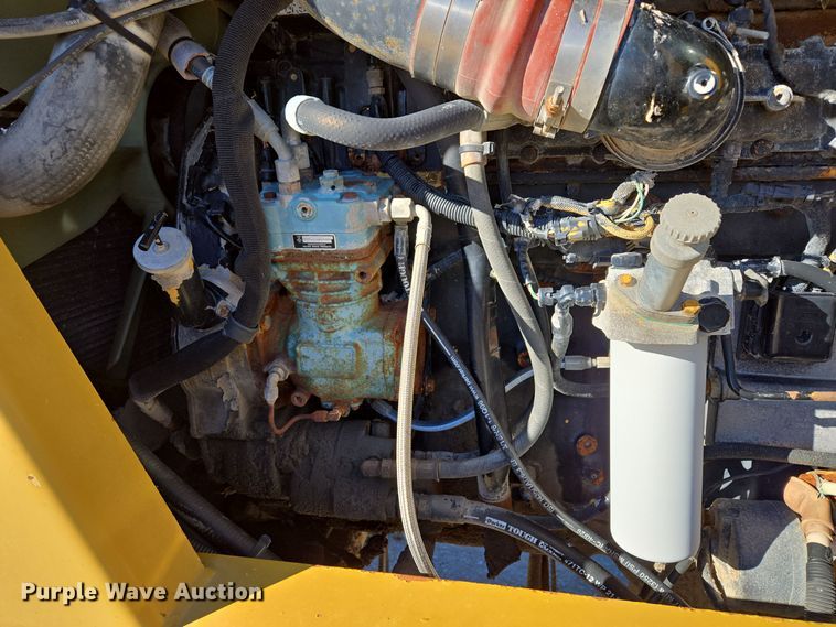 image for item EQ3639 Terra Gator  9203 applicator cab and chassis 