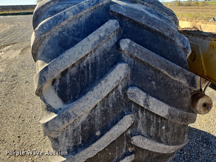 image for item EQ3639 Terra Gator  9203 applicator cab and chassis 