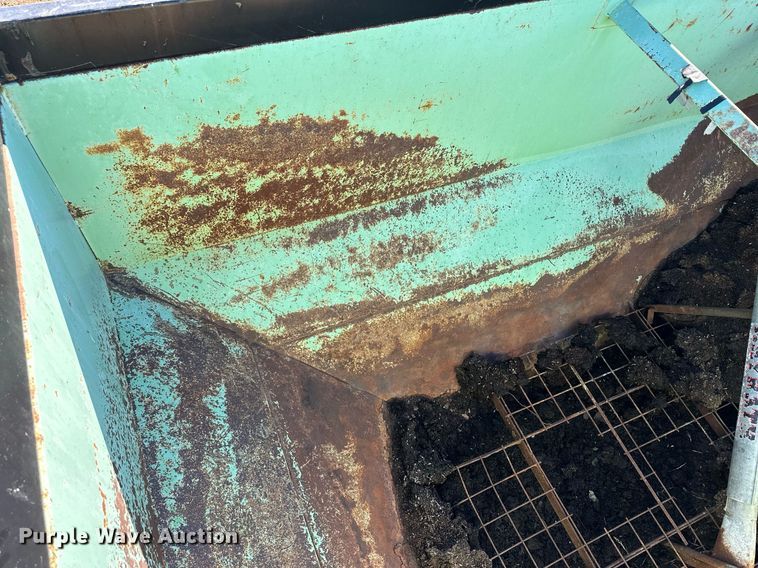 image for item ER8171 Parker 250 grain cart