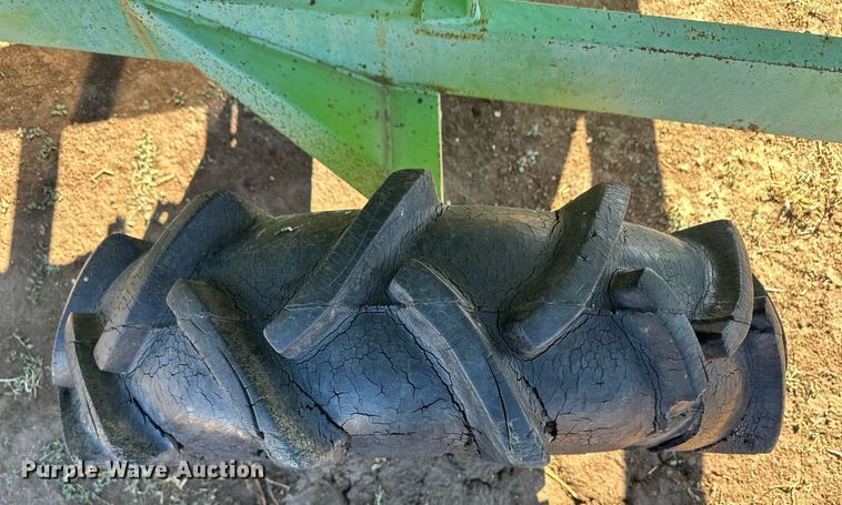 image for item ER8171 Parker 250 grain cart