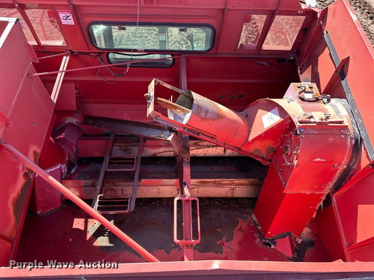 image for item ER8175 2003 Case IH 2388 combine