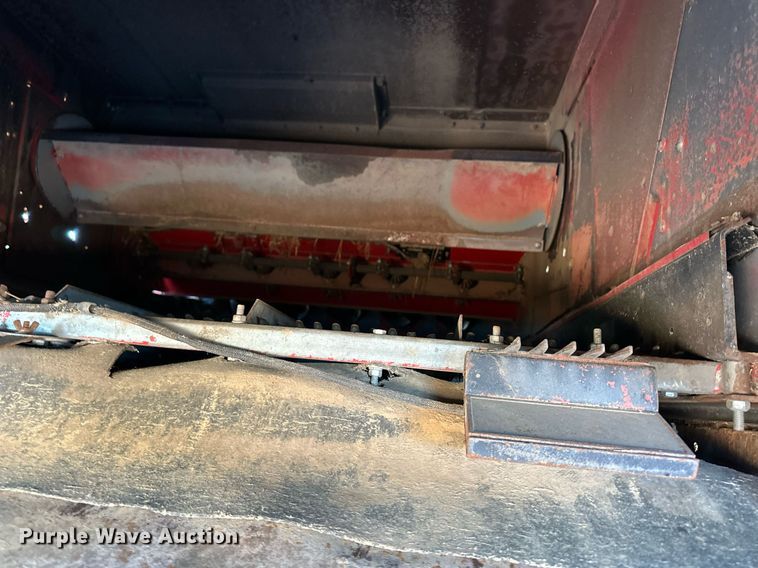 image for item ER8175 2003 Case IH 2388 combine