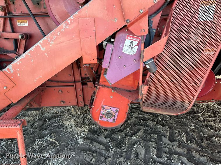 image for item ER8175 2003 Case IH 2388 combine