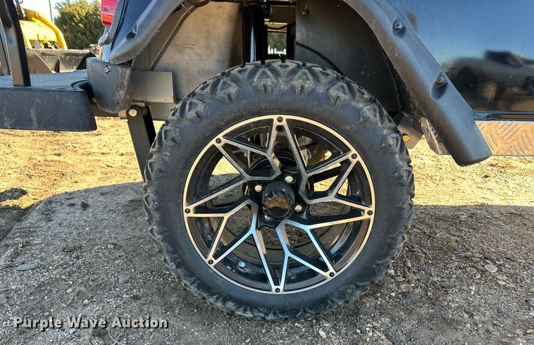 image for item ER8276 Golf cart