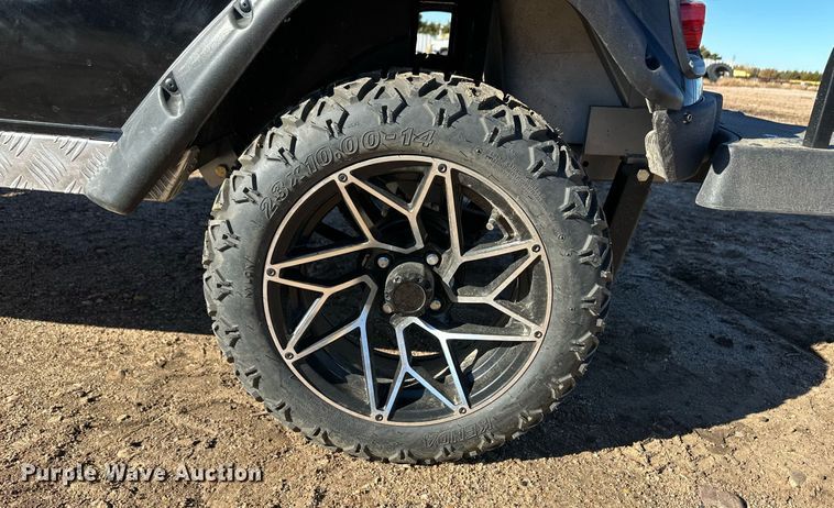image for item ER8276 Golf cart
