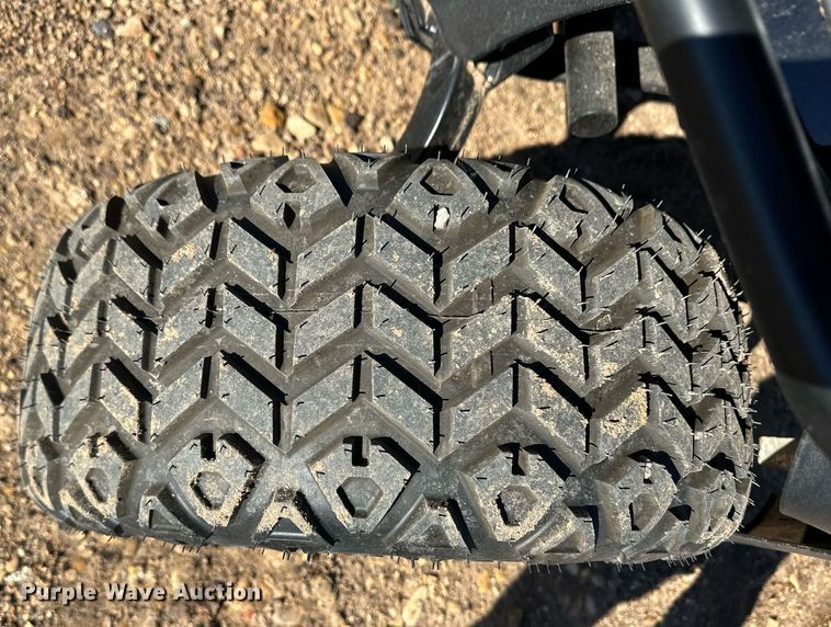 image for item ER8276 Golf cart