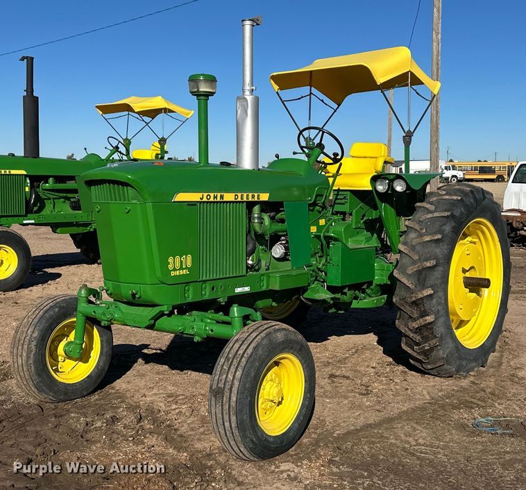 image for item ER8280 1961 John Deere 3010 tractor