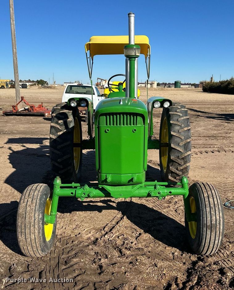 image for item ER8280 1961 John Deere 3010 tractor