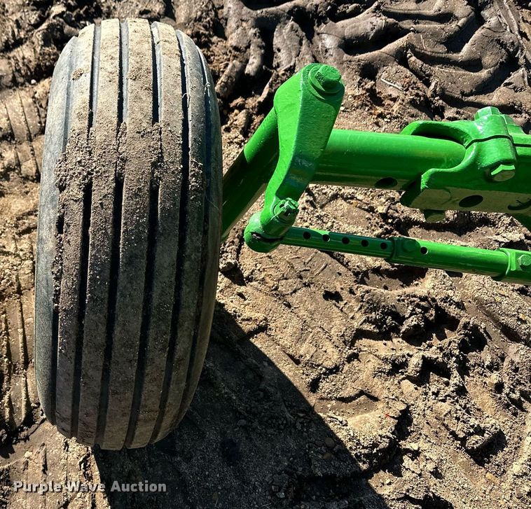 image for item ER8280 1961 John Deere 3010 tractor