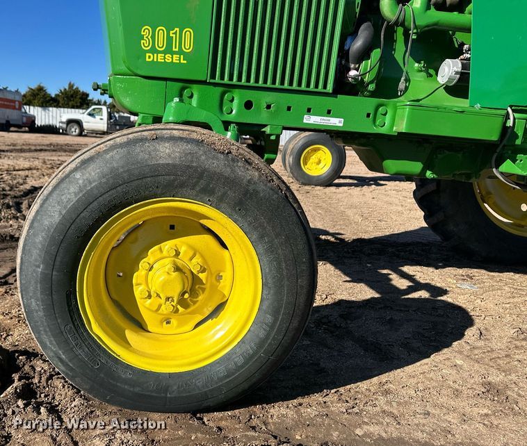 image for item ER8280 1961 John Deere 3010 tractor