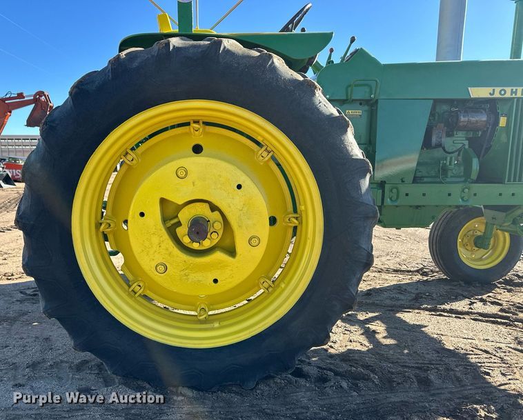 image for item ER8280 1961 John Deere 3010 tractor