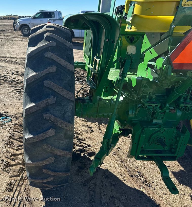 image for item ER8280 1961 John Deere 3010 tractor