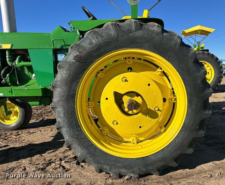 image for item ER8280 1961 John Deere 3010 tractor