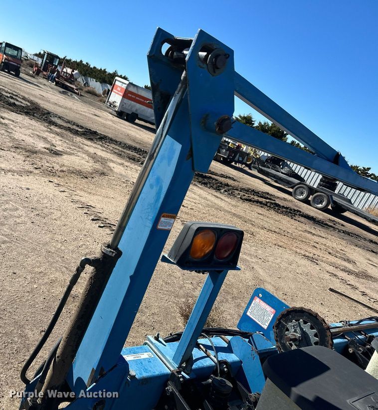 image for item ER8287 Kinze 2100 no-till planter