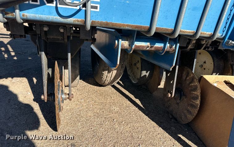 image for item ER8287 Kinze 2100 no-till planter