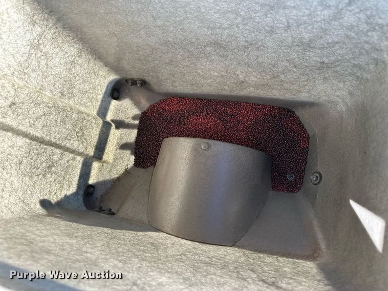 image for item ER8287 Kinze 2100 no-till planter