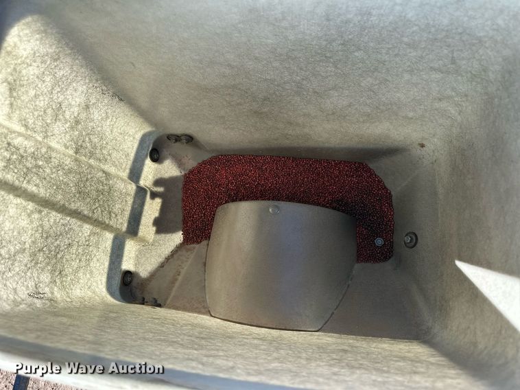 image for item ER8287 Kinze 2100 no-till planter