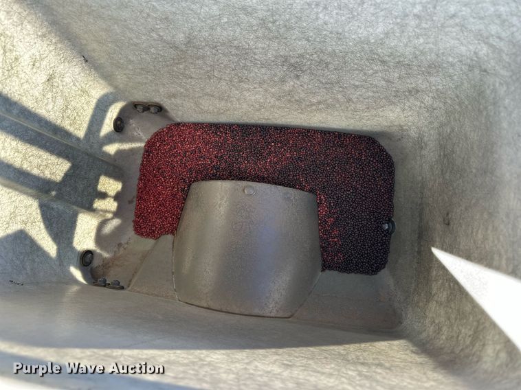 image for item ER8287 Kinze 2100 no-till planter