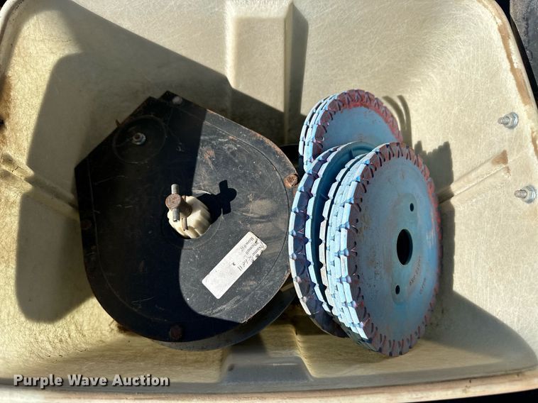 image for item ER8287 Kinze 2100 no-till planter