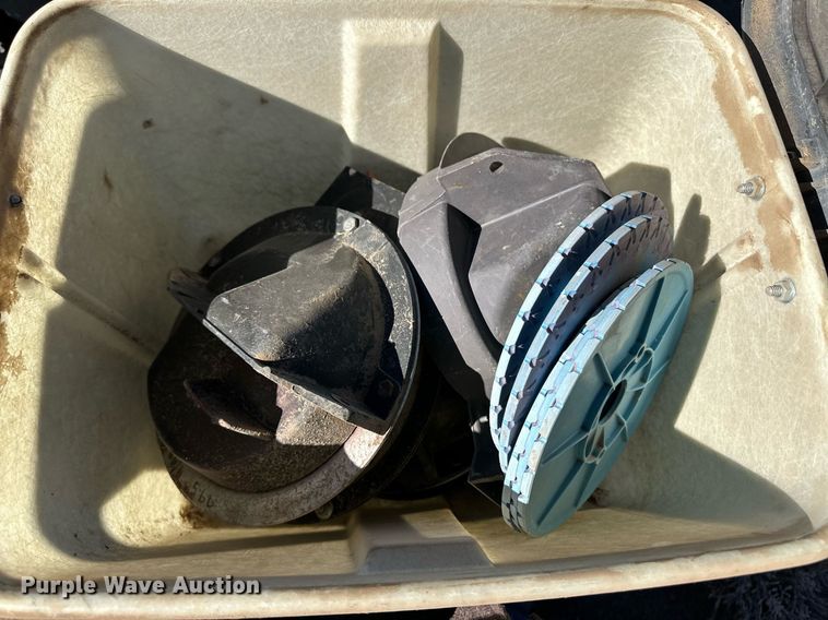 image for item ER8287 Kinze 2100 no-till planter