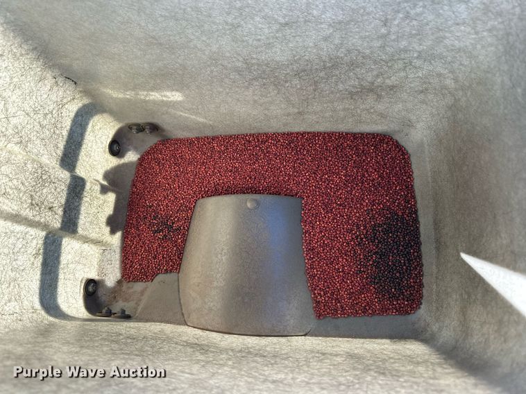 image for item ER8287 Kinze 2100 no-till planter