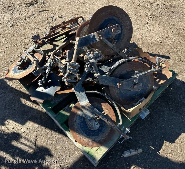 image for item ER8287 Kinze 2100 no-till planter