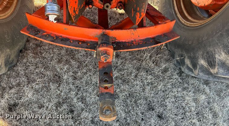 image for item ER8319 1973 Case 1070 tractor