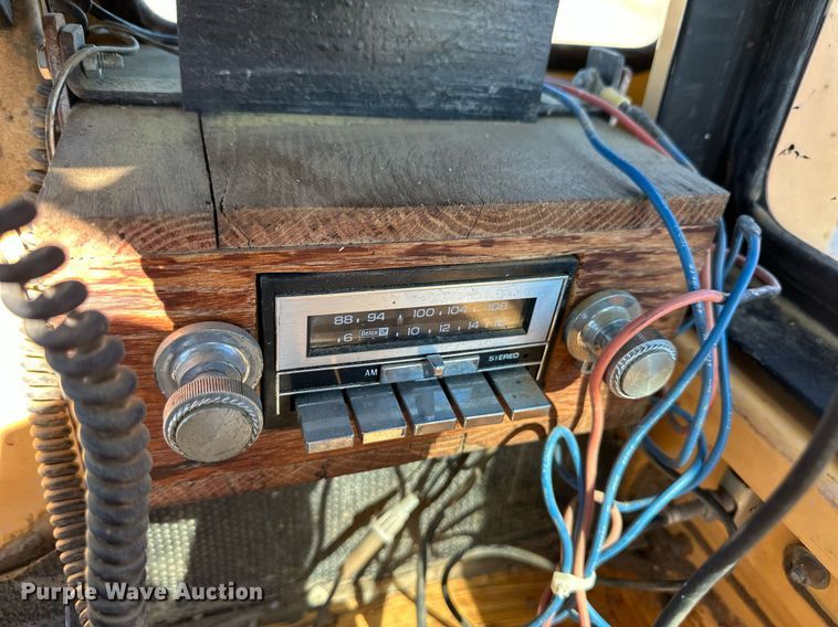 image for item ER8319 1973 Case 1070 tractor