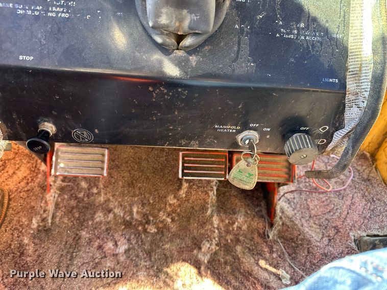 image for item ER8319 1973 Case 1070 tractor