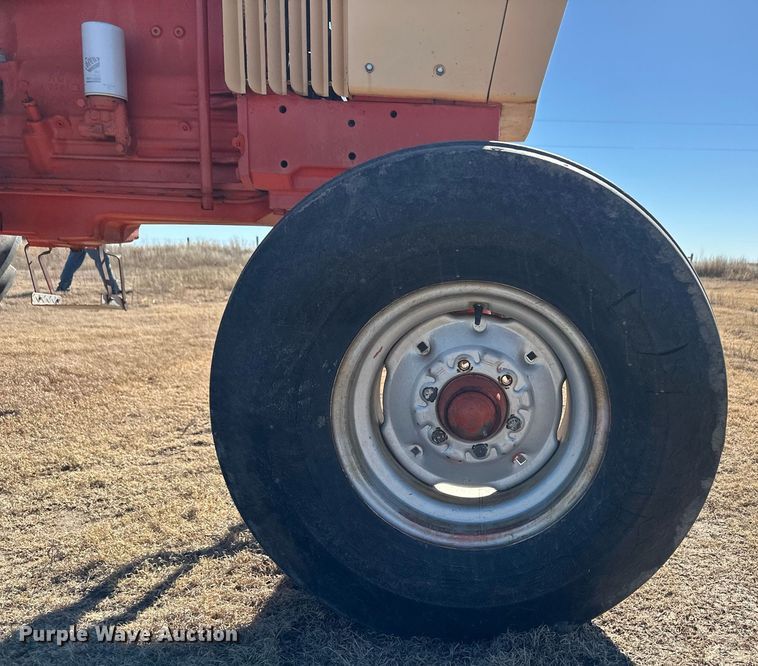 image for item ER8319 1973 Case 1070 tractor