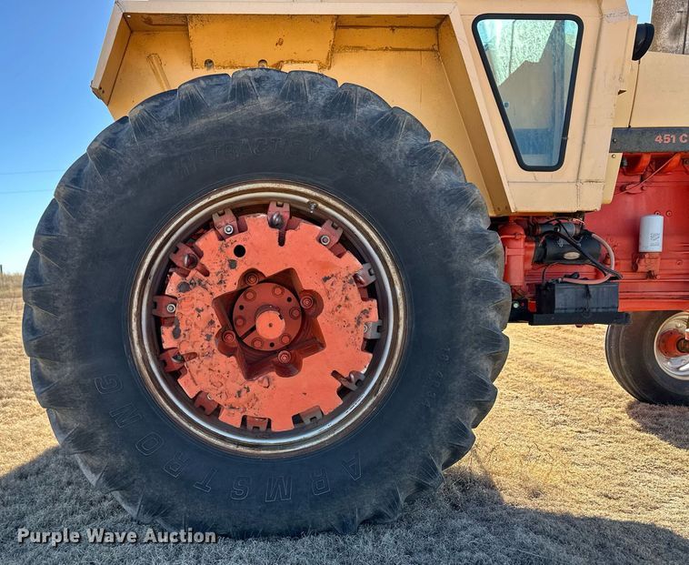 image for item ER8319 1973 Case 1070 tractor