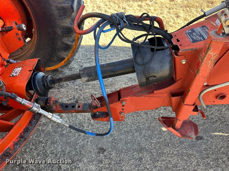 image for item ER8320 2002 New Holland 688 round baler