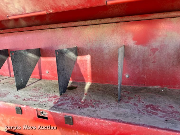 image for item ER8320 2002 New Holland 688 round baler